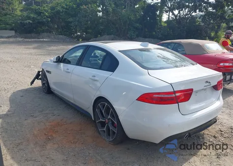 2018 Jaguar Xe S z USA, uszkodzony, nr VIN SAJAG4FV8JCP25776